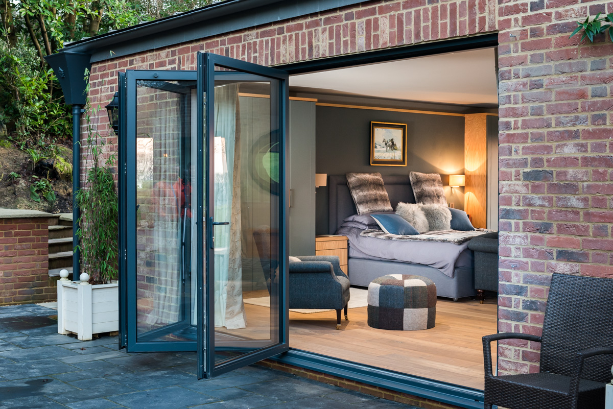 smarts-aluminium-bifolds-surrey-competitive-bifold-door-prices-surrey